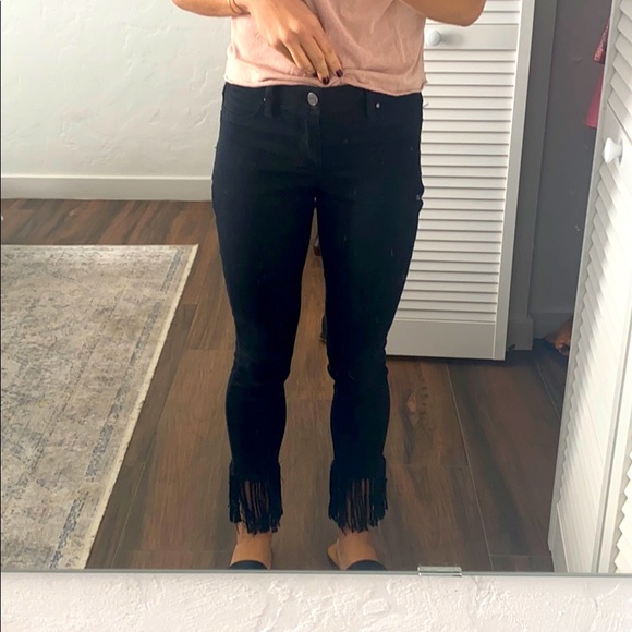 Black jeans with fringe bottoms - Picture 2 of 3